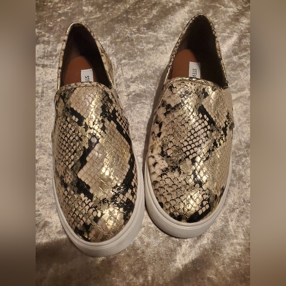 Steve Madden Shoes - Steve Madden snake slip ons sneakers 8.5